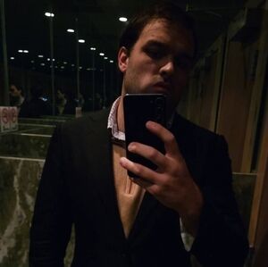 Meet your Posher, Nicholas